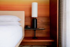atlmq-guestroom-0169-hor-clsc